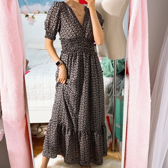 Max Studio Dresses & Skirts - (SALE) Dark Grey Floral Maxi Dress Balloon Sleeve Ribbed Waist